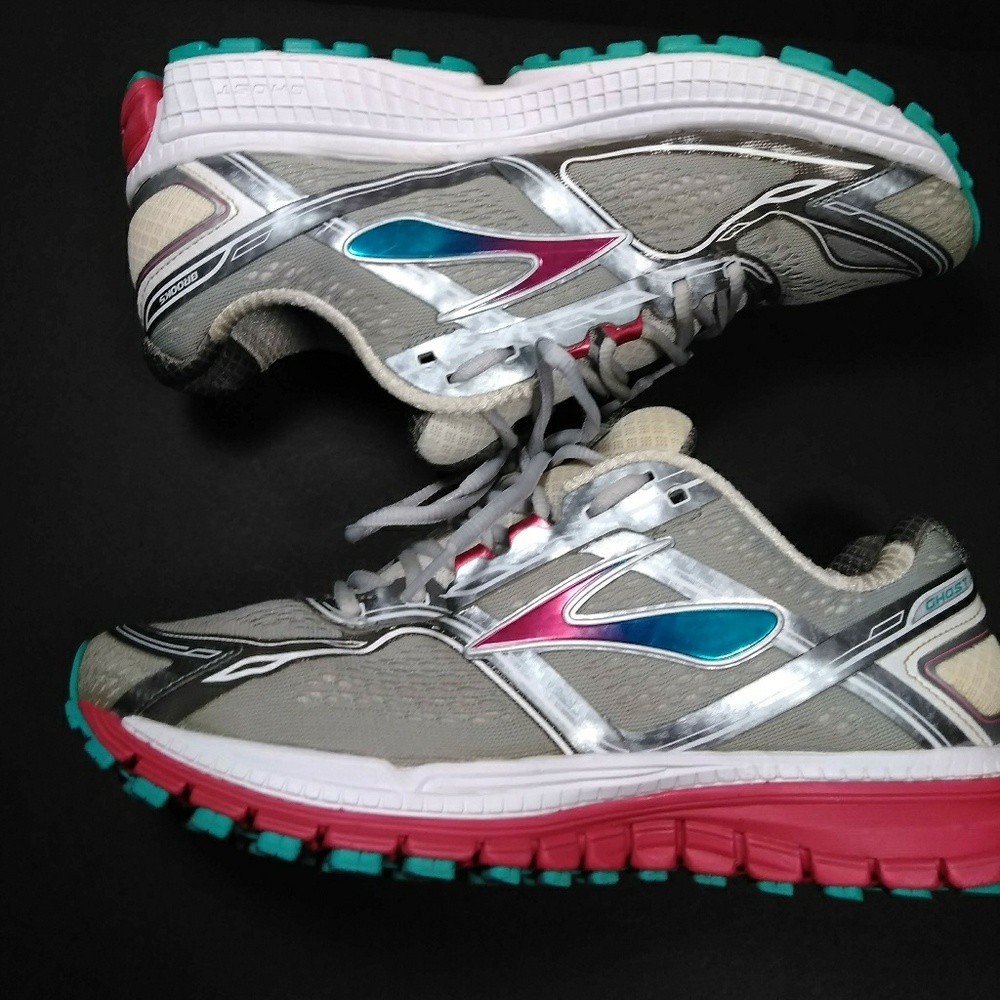 Brooks women's shoes